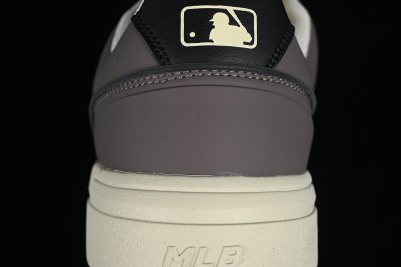 MLB Chunky Liner Basic New York Yankees Height Increasing Thick Sole Casual Sneakers - 3ASXCLB3N50CGS