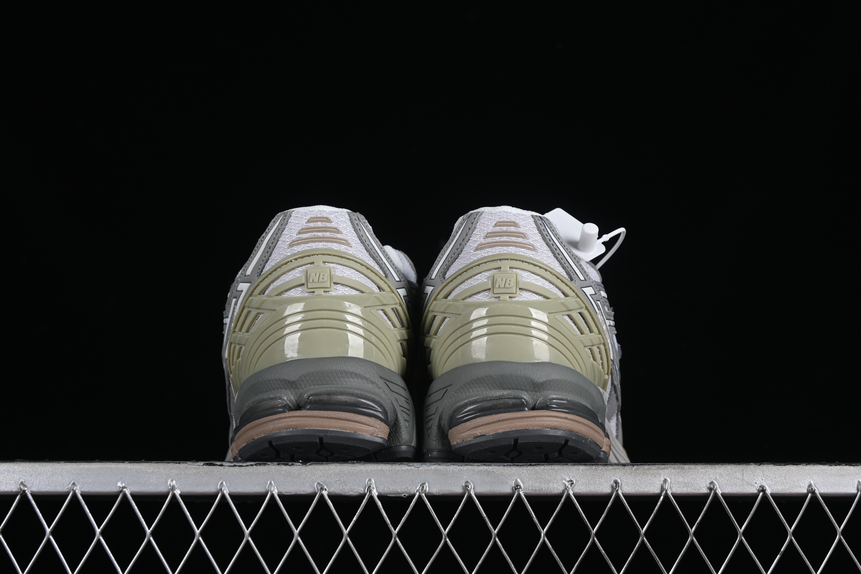 New Balance 1906 Series Retro Dad Style Casual Running Shoes - M1906NB