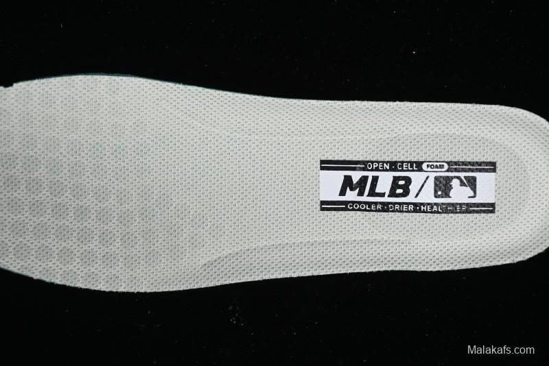 MLB Chunky Classic Base Heel Monogram Lightweight Platform Sneakers with 6cm Height Boost - 3ASXCBH4N50BKS