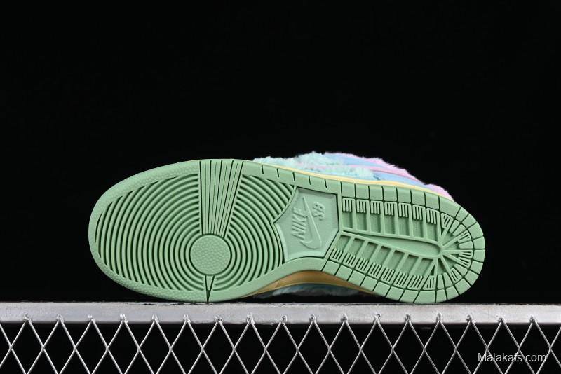 Nike SB Dunk Low Verdy x Nike Visty Collaboration Sneakers - FN6040-400