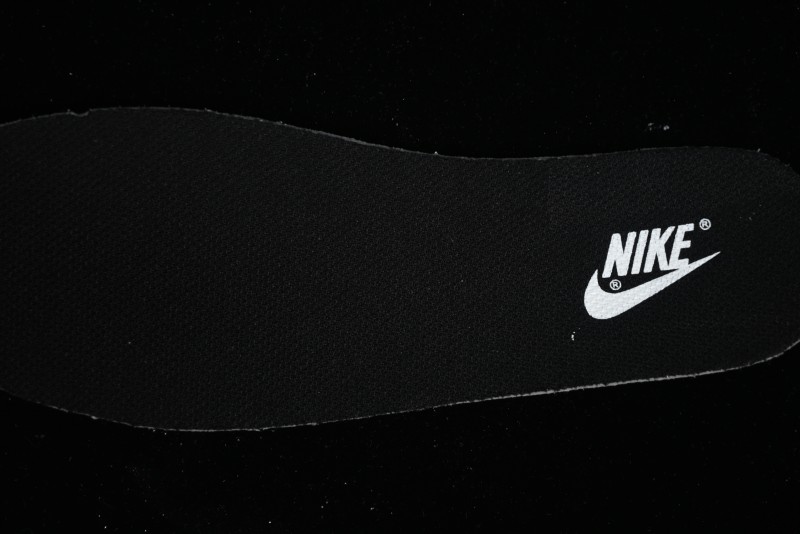 Nike Supreme x SB Dunk Low Casual Skate Shoes in Black and Beige - RM2308-237