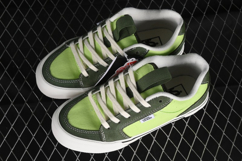 Vans Chukka Push Low-Top Skate Shoes with Slip-Resistant Sole in Apple Green - VN0008ZE08P