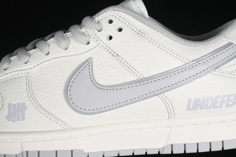 Nike SB Dunk Low x Undefeated Collaboration Casual Skate Shoes - UN1697-622