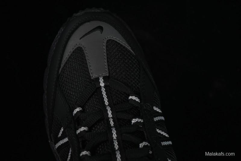 Nike Air Humara Retro Trail Running Shoes with 1990s Outdoor Style - 924464-001