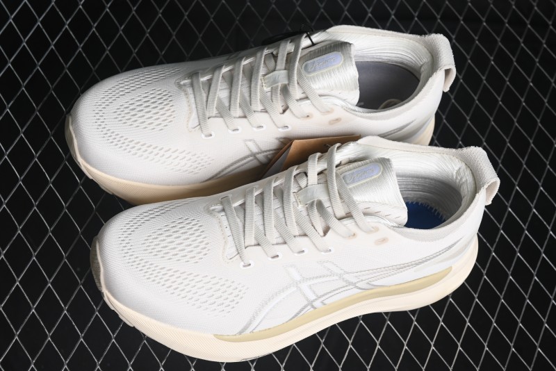 Asics Gel-Kayano 31 Running Shoes with GEL Cushioning and FLYTEFOAM BLAST Technology - 1011B995-200