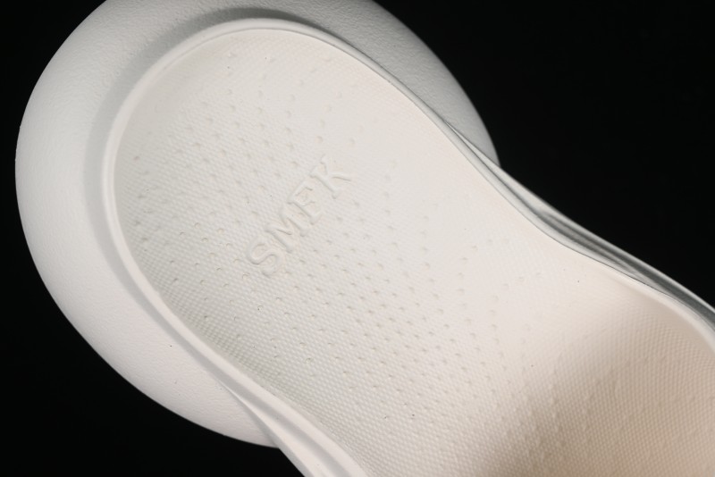 SMFK COMPASS Embossed One-Piece Platform Slides - E9066