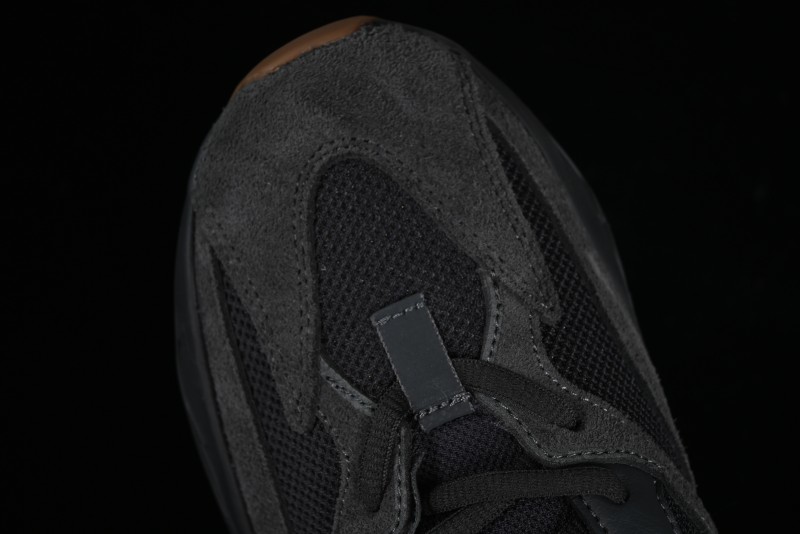 Adidas Yeezy Boost 700 V2 Utility Black Running Shoes with 3M Reflective Details - FV5304
