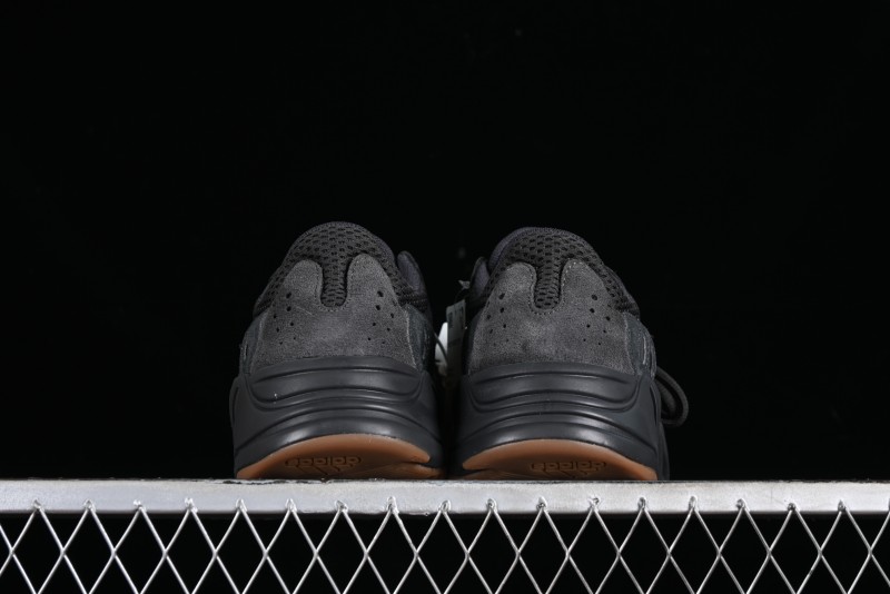 Adidas Yeezy Boost 700 V2 Utility Black Running Shoes with 3M Reflective Details - FV5304