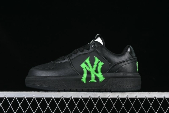 NY Yankees Black & Neon Green Sneakers - Classic Streetwear Style