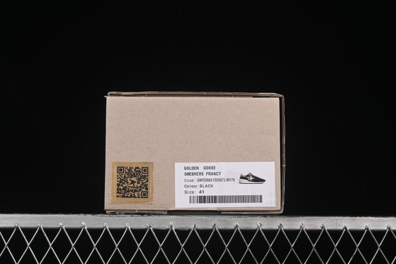 Golden Goose Marathon Comfortable Low-Top Lifestyle Sneakers in White Black - H8D4