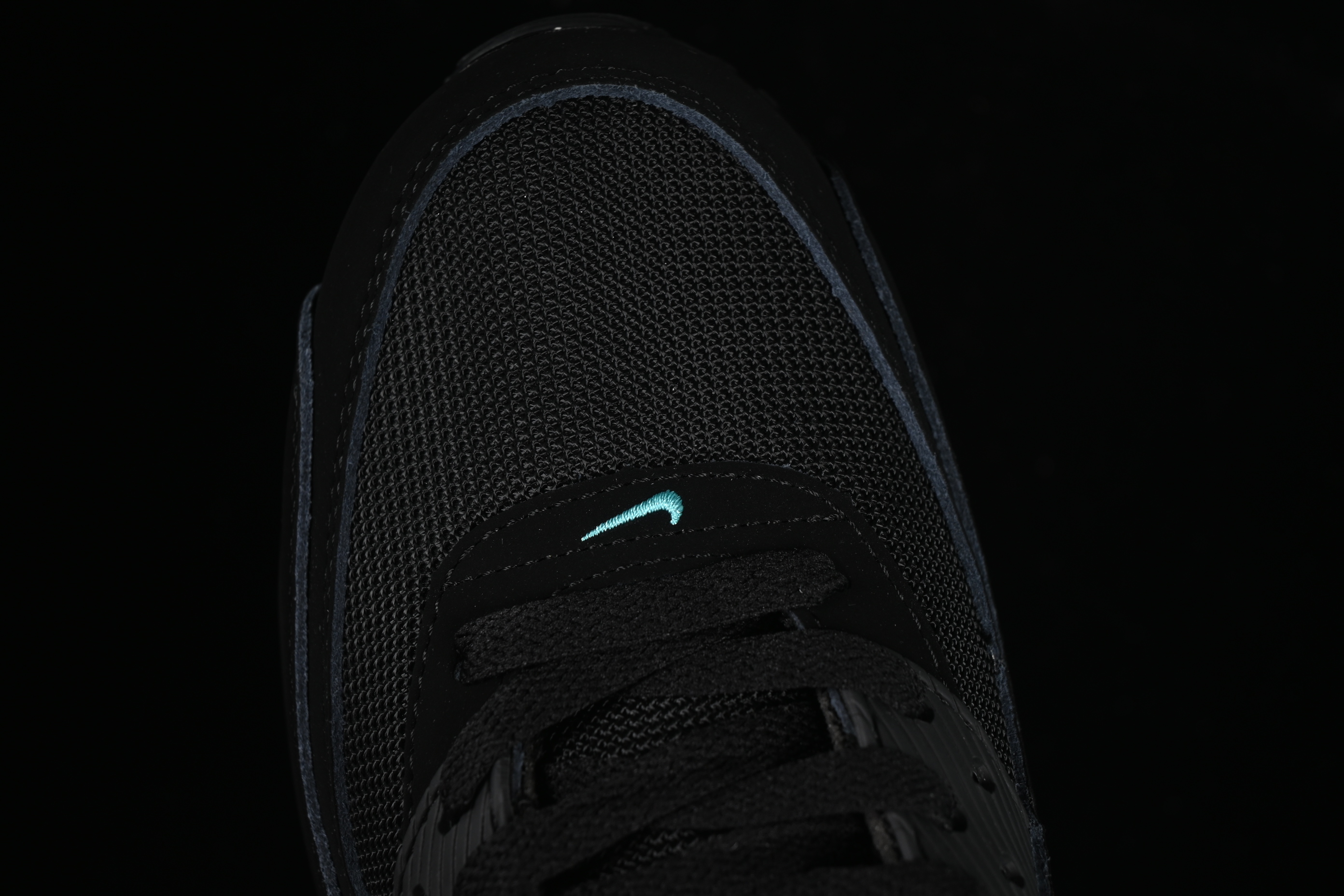 Nike Air Max 90 Retro Running Shoes with Air Cushion Technology - HV6224-001