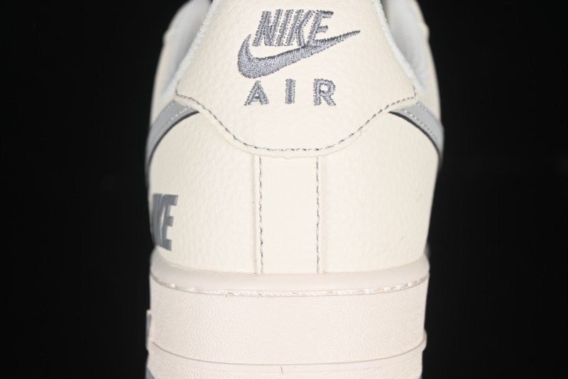 Nike Air Force 1 '07 Low Collaboration Sneakers with Double Swoosh Design - HH7518-070