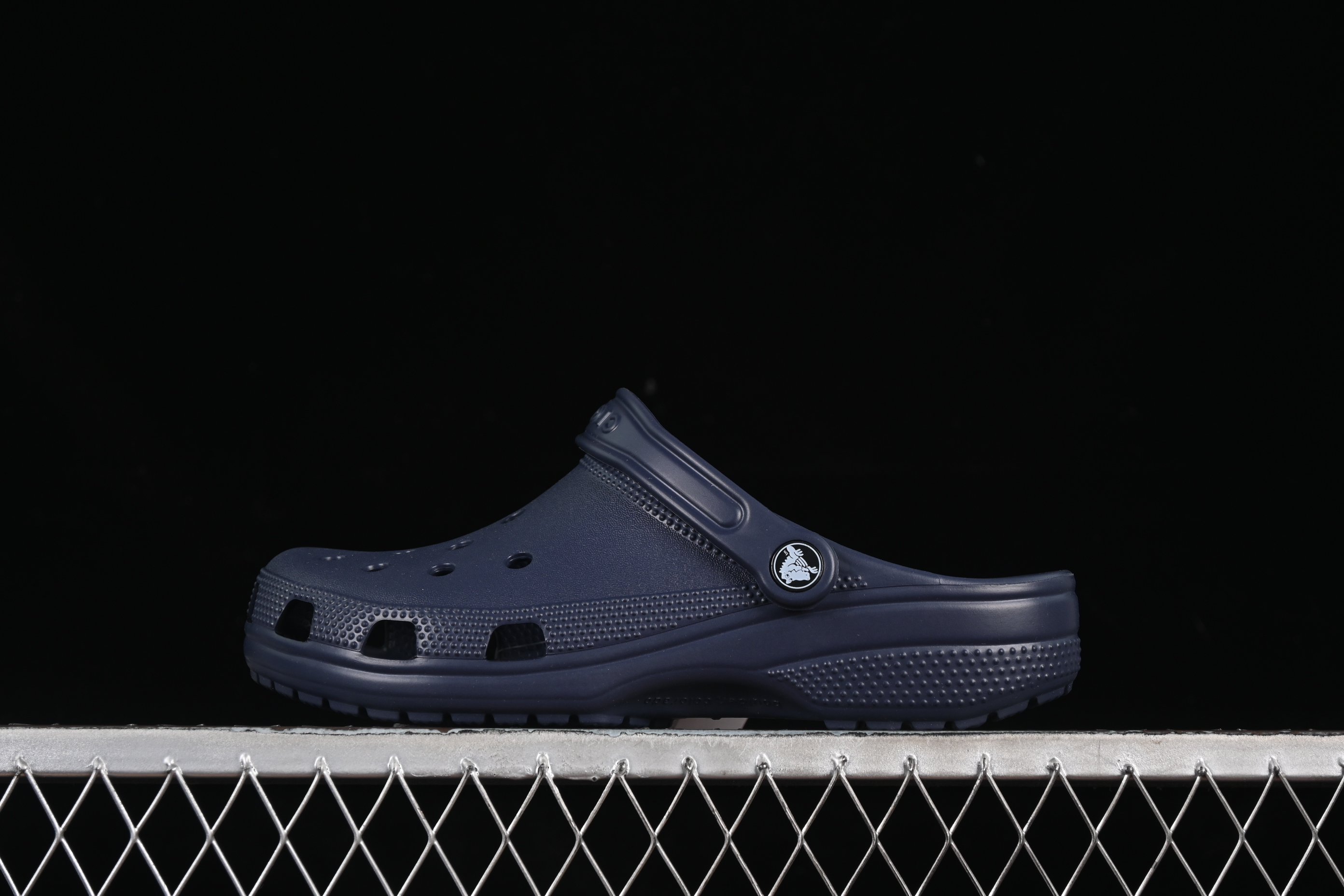 Crocs Classic Clog Unisex Summer Beach Sandals with Ventilation Holes - B.D4