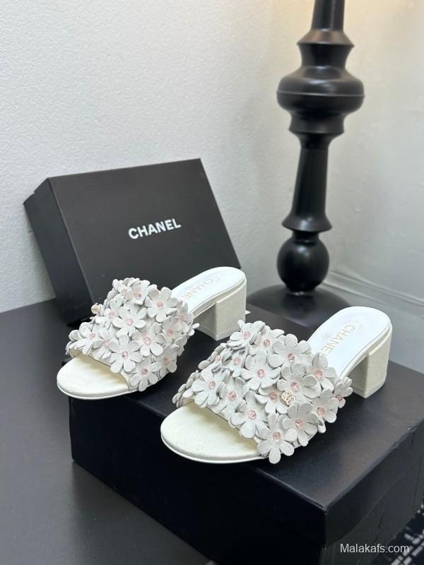 2025 Women Chanel White Leather Sandals