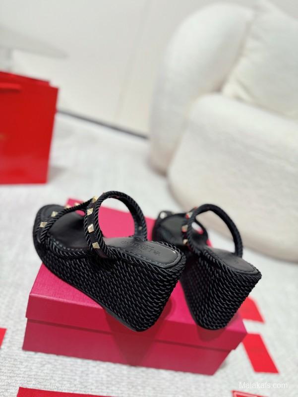 2025 Women Valentino Black Leather Wedge Sandals Studded LY00290
