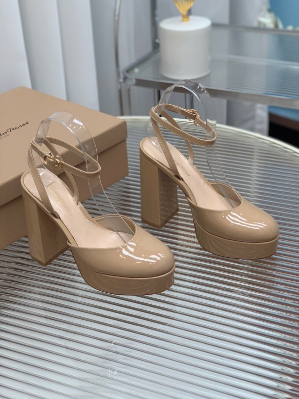 2025 Women Gianvito Rossi Beige Patent Leather Platform Heels KFY00340