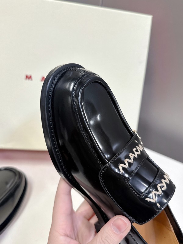 2025 Women Marni Black Leather Loafers KFY00320