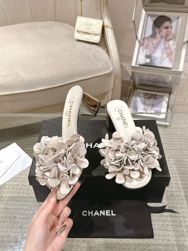 2025 Women Chanel Beige Leather Mules Floral B2032-2