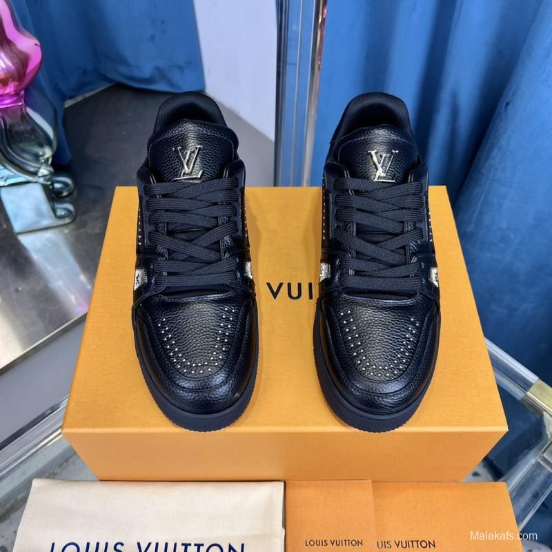 2025 Men Louis Vuitton Black Leather LV Trainer