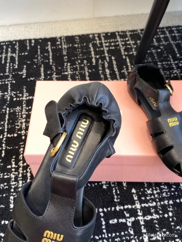 2025 Women Miu Miu Black Leather Flat Roman Sandals