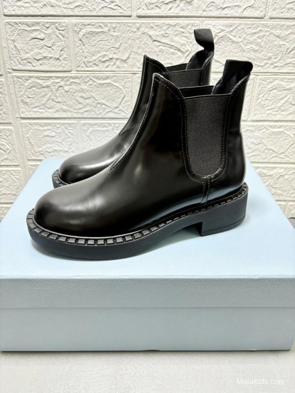 2024 Unisex Prada Black Patented Leather Imported Calfskin Chelsea Boots MJ00360