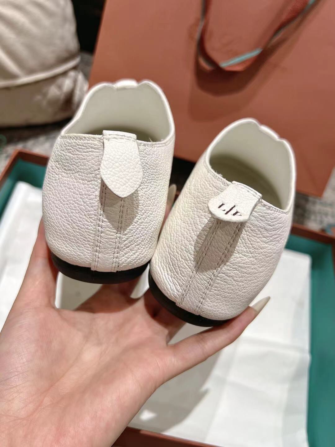 2025 Women LP White Leather Casual Shoes LY00300