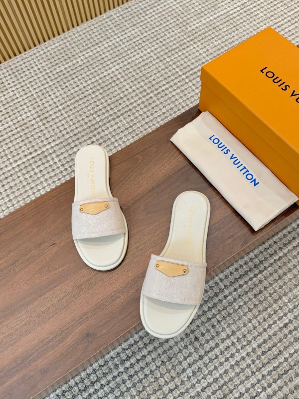2025 Women Louis Vuitton White Leather Slippers LY00200