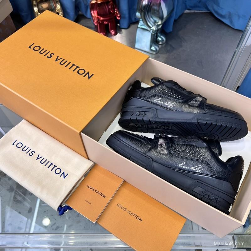 2025 Men Louis Vuitton Black Leather LV Trainer