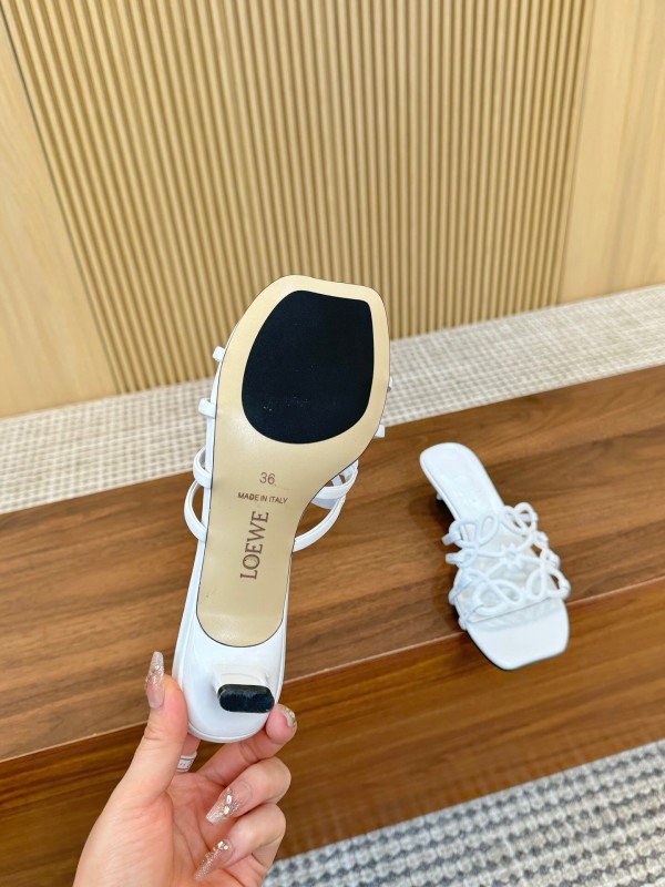 2025 Women Loewe White Leather Sandals