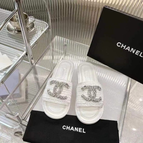 2025 Slippers Chanel White Raffia Crystal LY00270