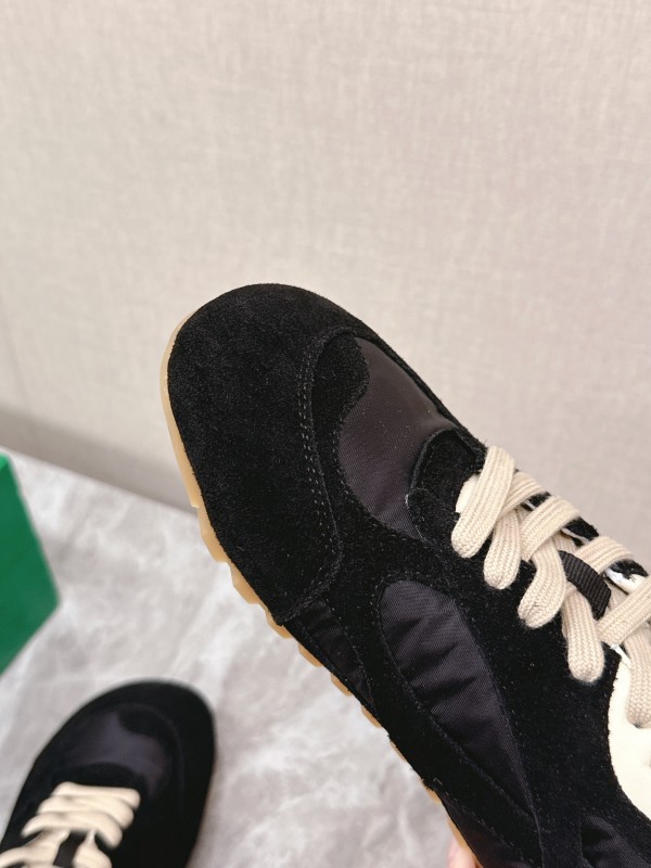 2025 Unisex Bottega Veneta Black Nylon Suede Sneakers KFY00290