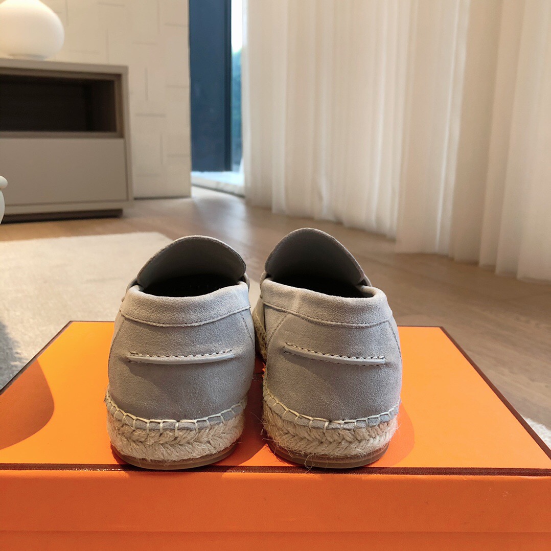 2025 Unisex Hermès Light Grey Calfskin Suede Loafers AS00380