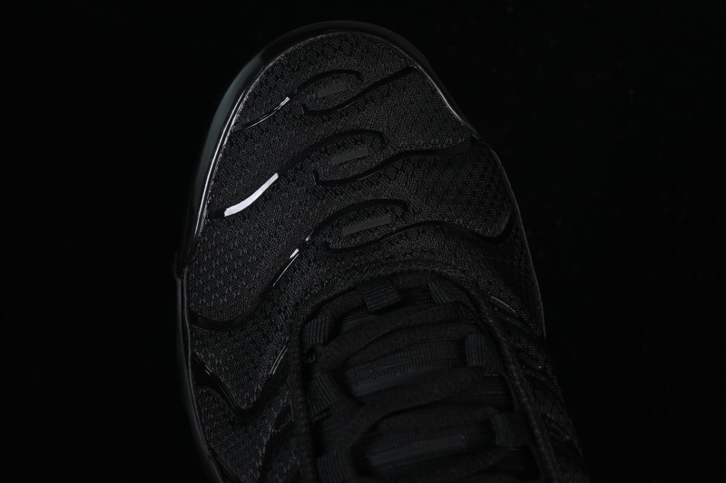 Nike Air Max Plus Retro Running Shoes with Air Cushion Technology - 604133-050