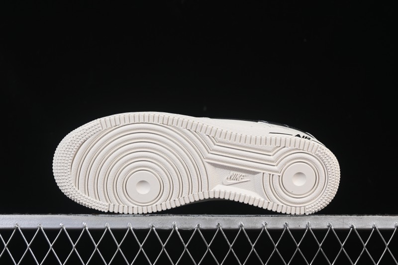 Nike Air Force 1 '07 Low Casual Sneakers in White Black - ZH0318-128