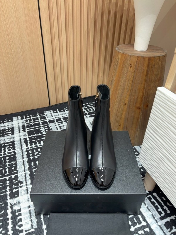 Chanel 2025/SS Patent Leather Block Heel Elastic Ankle Boots - LY00350