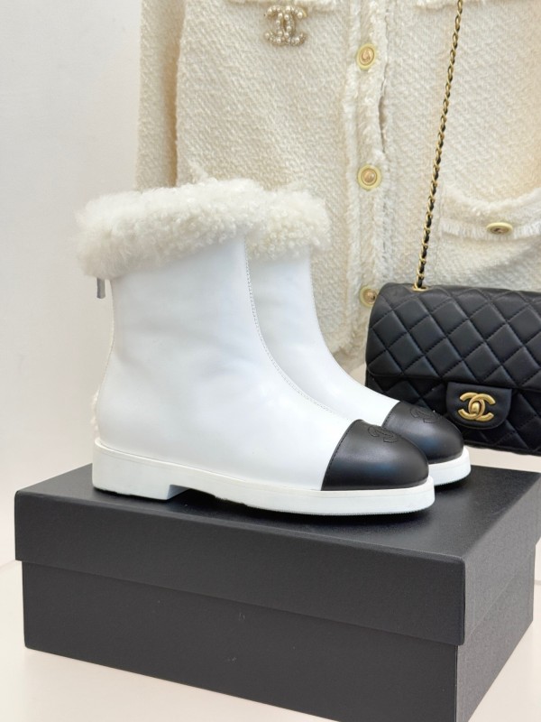 Chanel 25K Series Two-Tone CC Fur Snow Boots - KFY00300