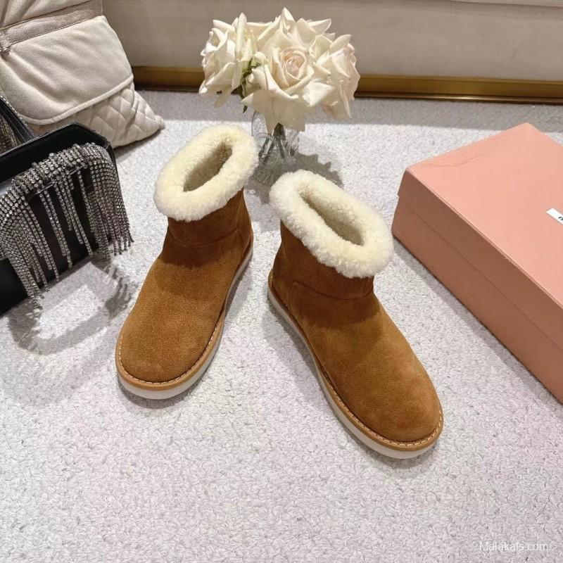 MIU MIU Snow Boots with Shallow Cut Design and Anti-Slip Sole - LY00300