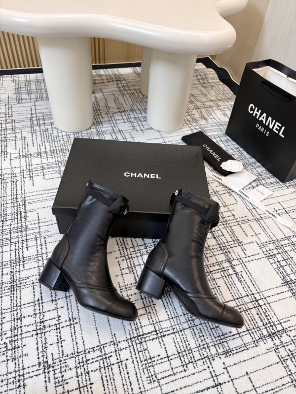 Chanel Classic Chunky Heel Back Zipper Ankle Boots - LY00320