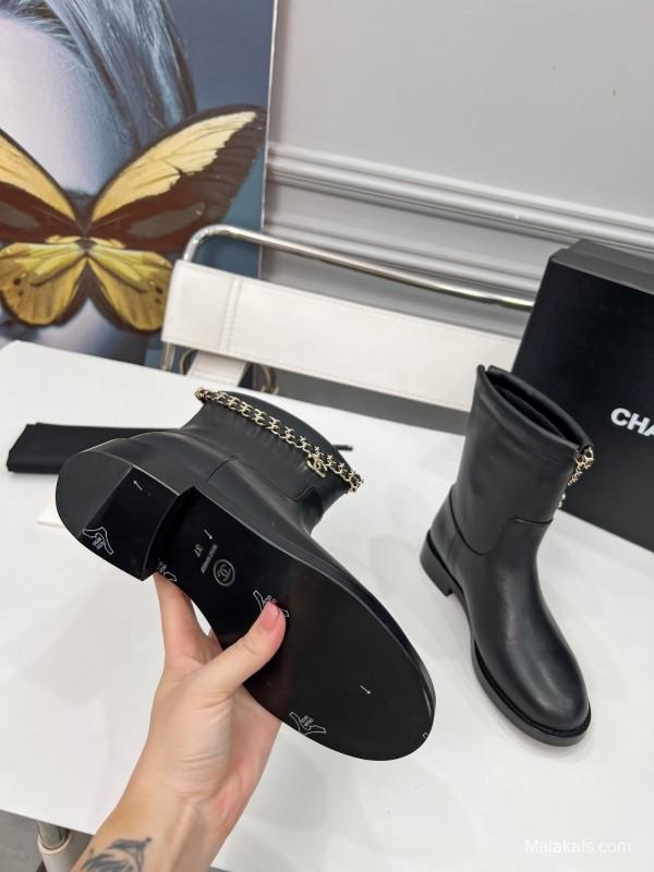 Chanel 2025 SS Quilted Leather Chain CC Flat Ankle Boots - LY00400