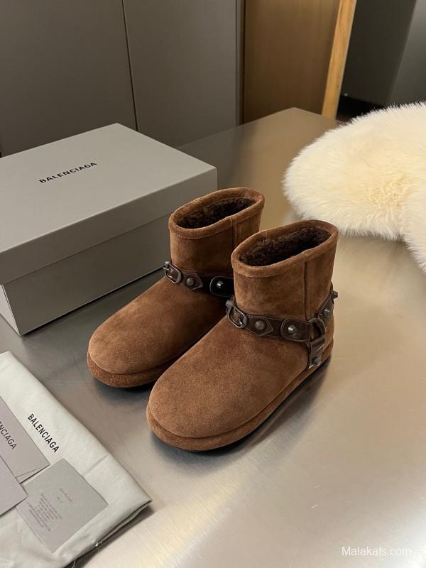 Balenciaga Fall Winter 2025 Buckle Studded Snow Boots - LY00300