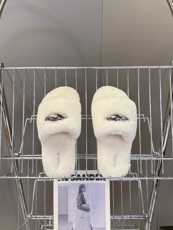 ALAÏA Fall/Winter 2025 Latest Fur Slippers - KFY00230