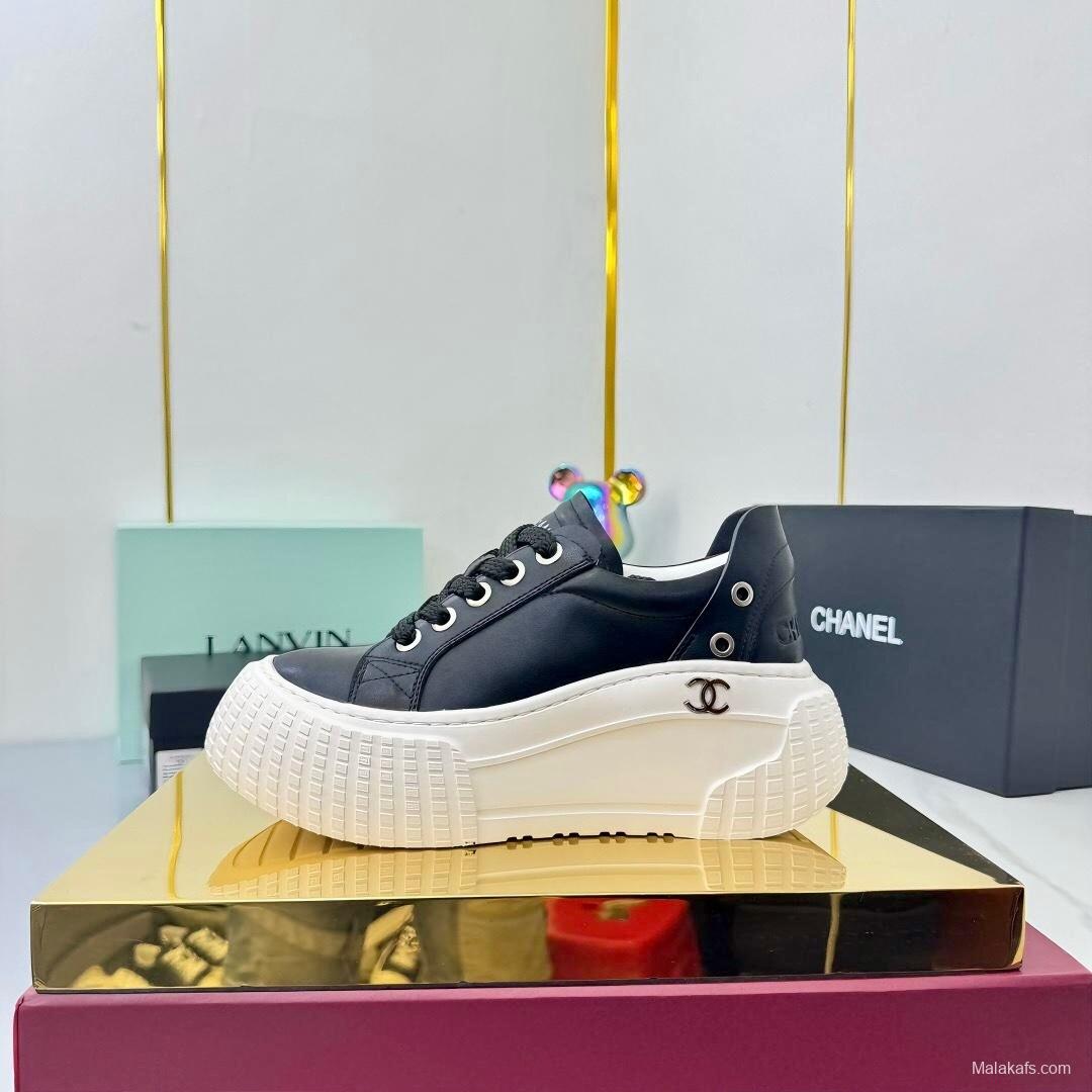 Chanel 2025 SS Panda Loafers Bread Shoes Casual Sneakers - LY00330