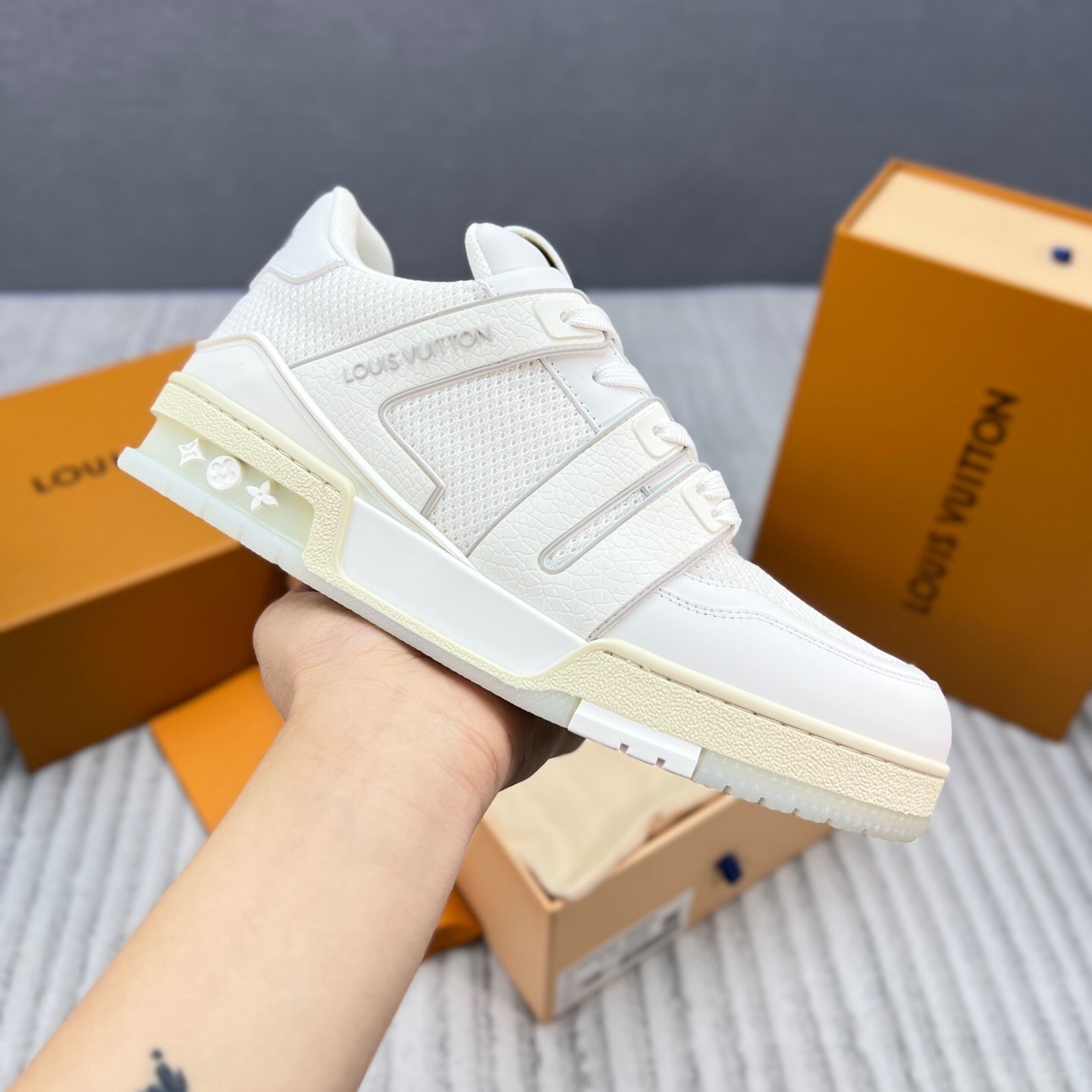 Louis Vuitton Trainer Sneaker Low Casual Sports Culture Versatile Basketball Shoes - LY00400