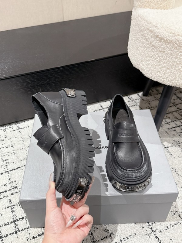 Balenciaga 2025 SS Loafers with Retro Design and Lightweight TPU Sole - KFY00320