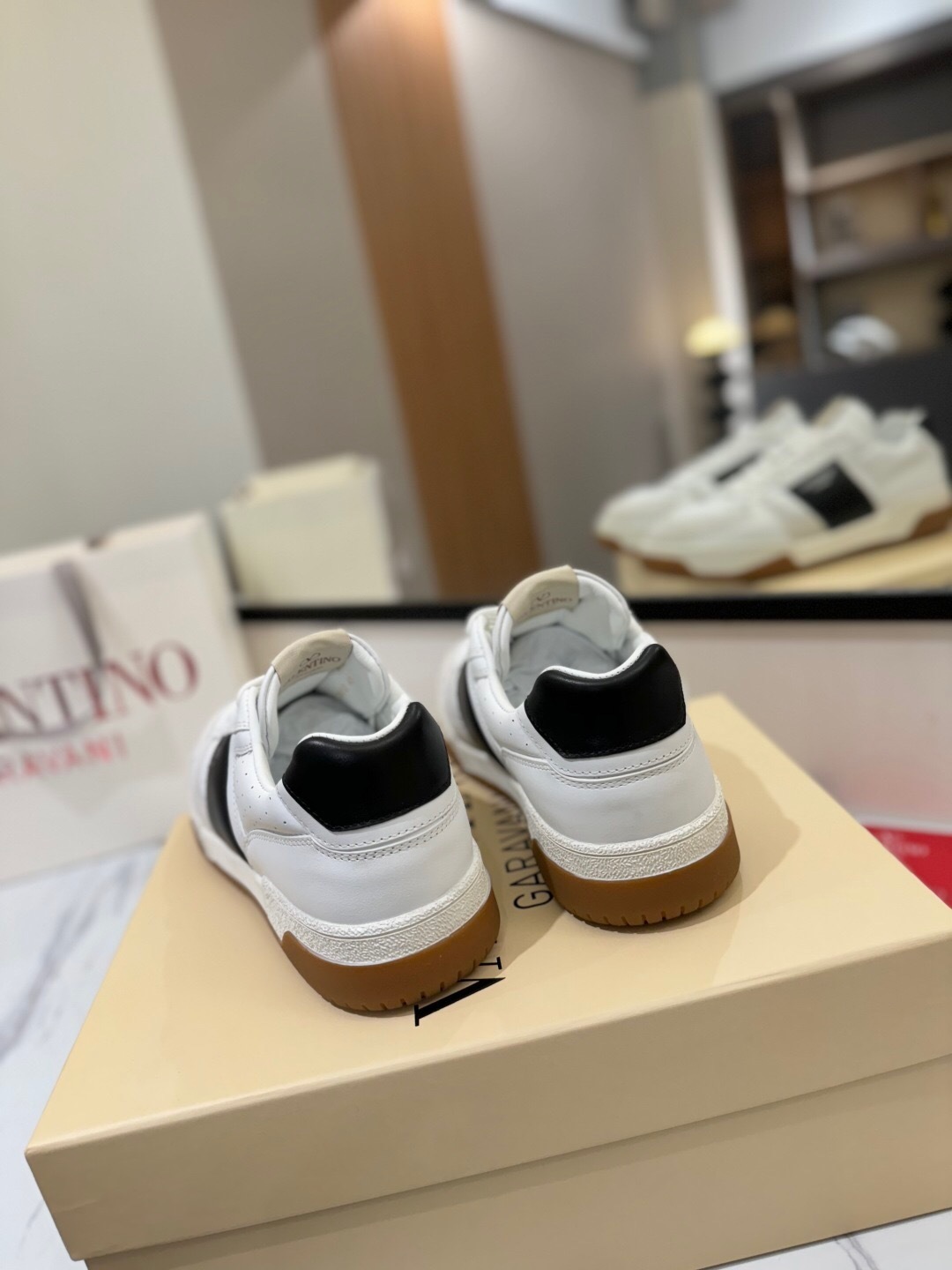 VALENTINO 2025 SS Casual Sneakers with Large V Hook-and-Loop Closure - AS00370