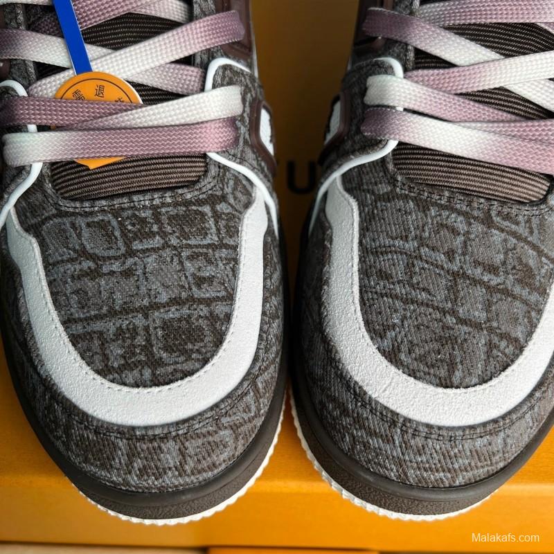 Louis Vuitton 2025 Spring/Summer Collection Luxury Sneakers with Signature Logo and Dual-Color TPU Outsole - YC