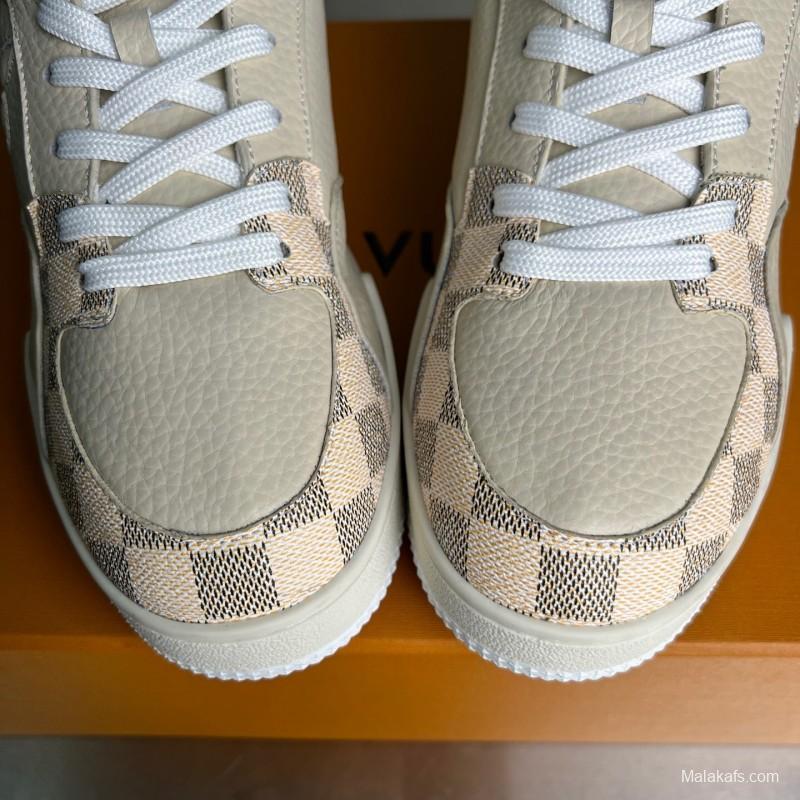 Louis Vuitton 2025 Spring/Summer Collection Luxury Sneakers with Signature Logo and Dual-Color TPU Outsole - YC