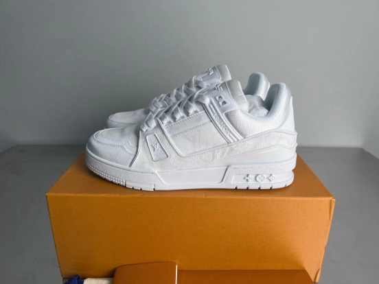Louis Vuitton 2025 Spring Summer Collection Signature Logo Sneakers - YC