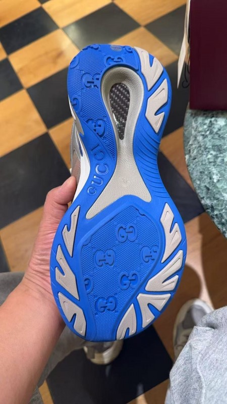 Gucci 2.0 Sneakers with Reflective Stripes and Retro Design - AS00450