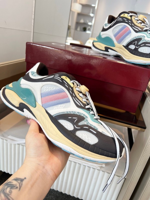 Gucci 2025 SS Collection 2.0 Sneakers with Reflective Stripes and Retro Design - AS00450